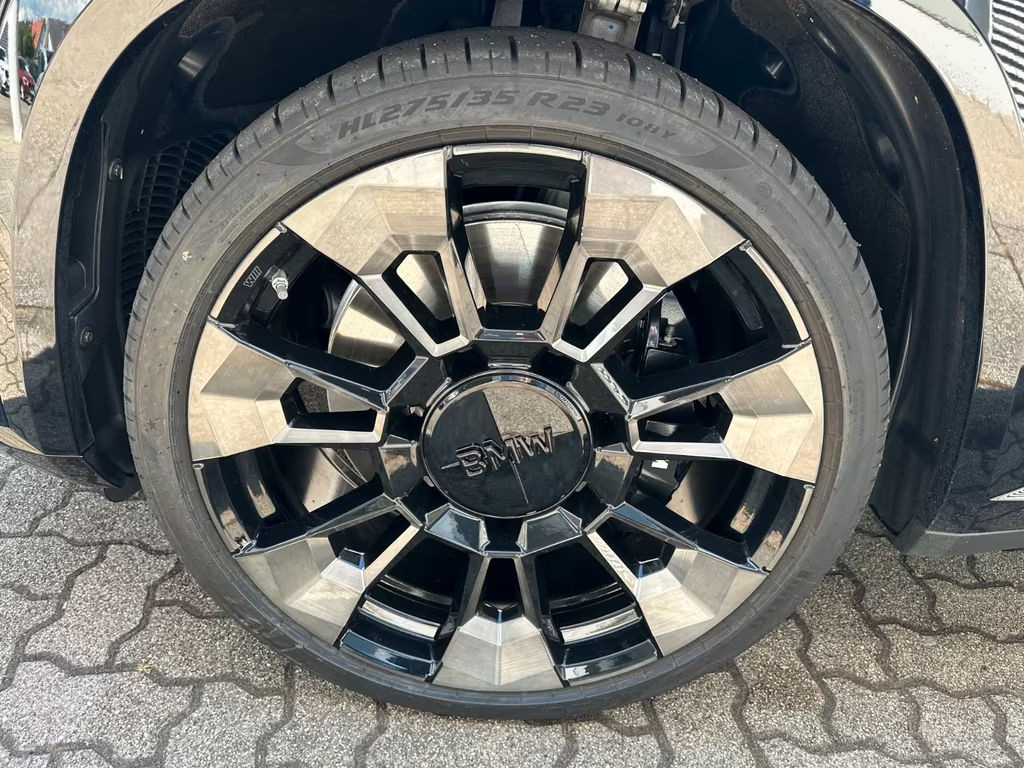 BMW XM