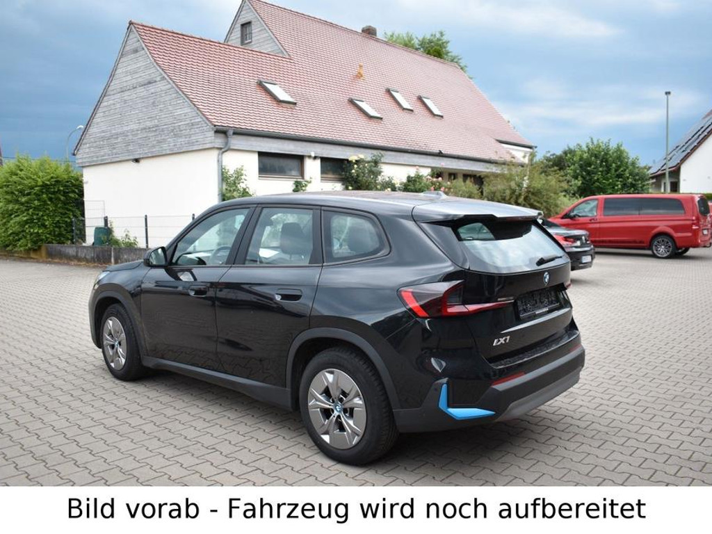 BMW iX1