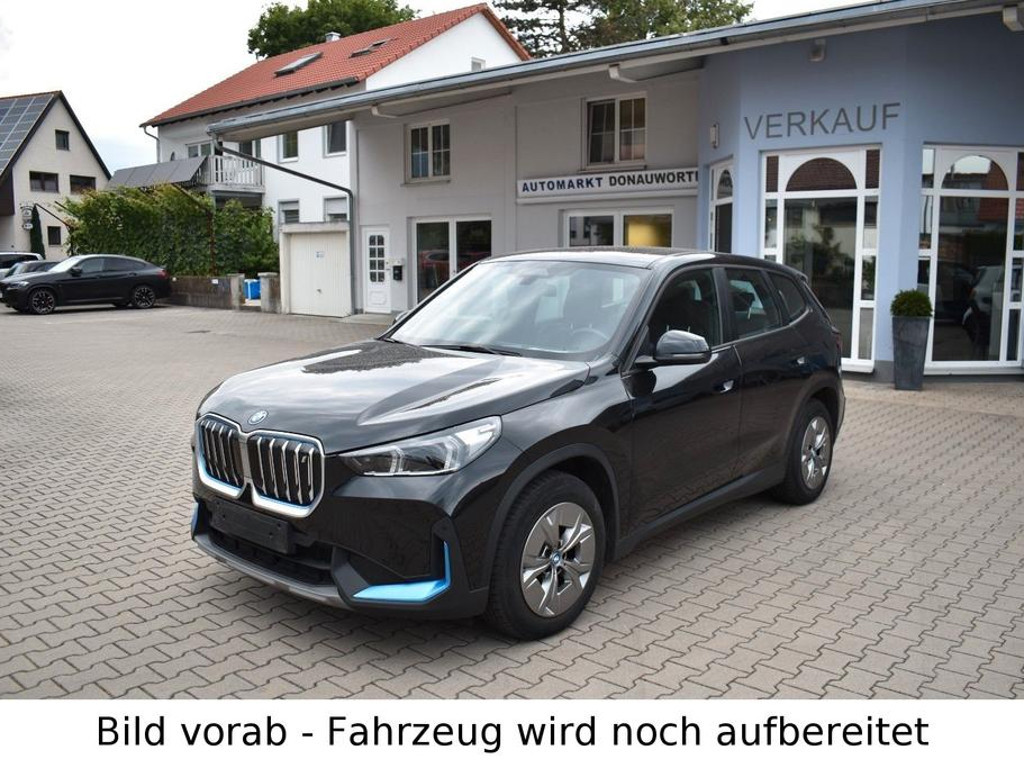 BMW iX1