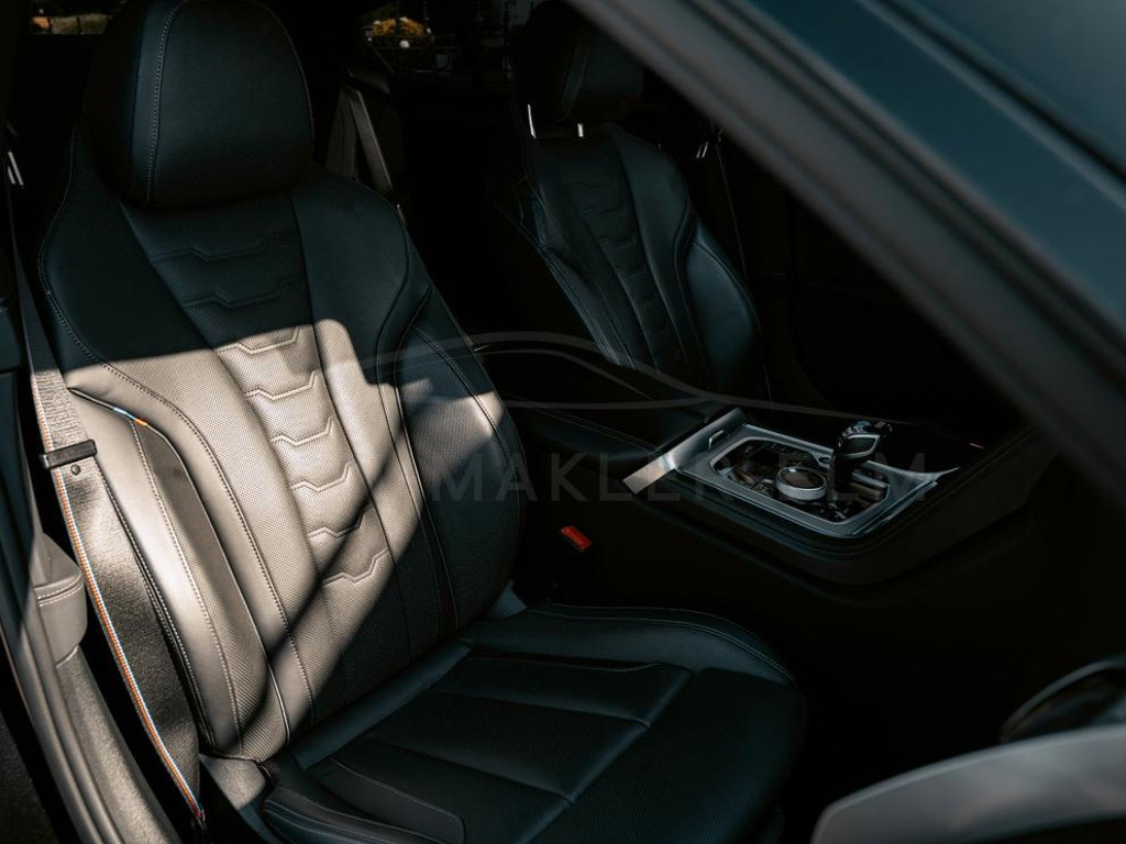 BMW M850