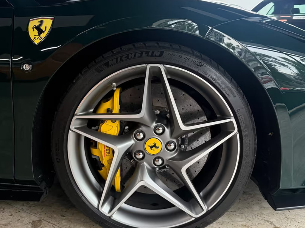 Ferrari F8