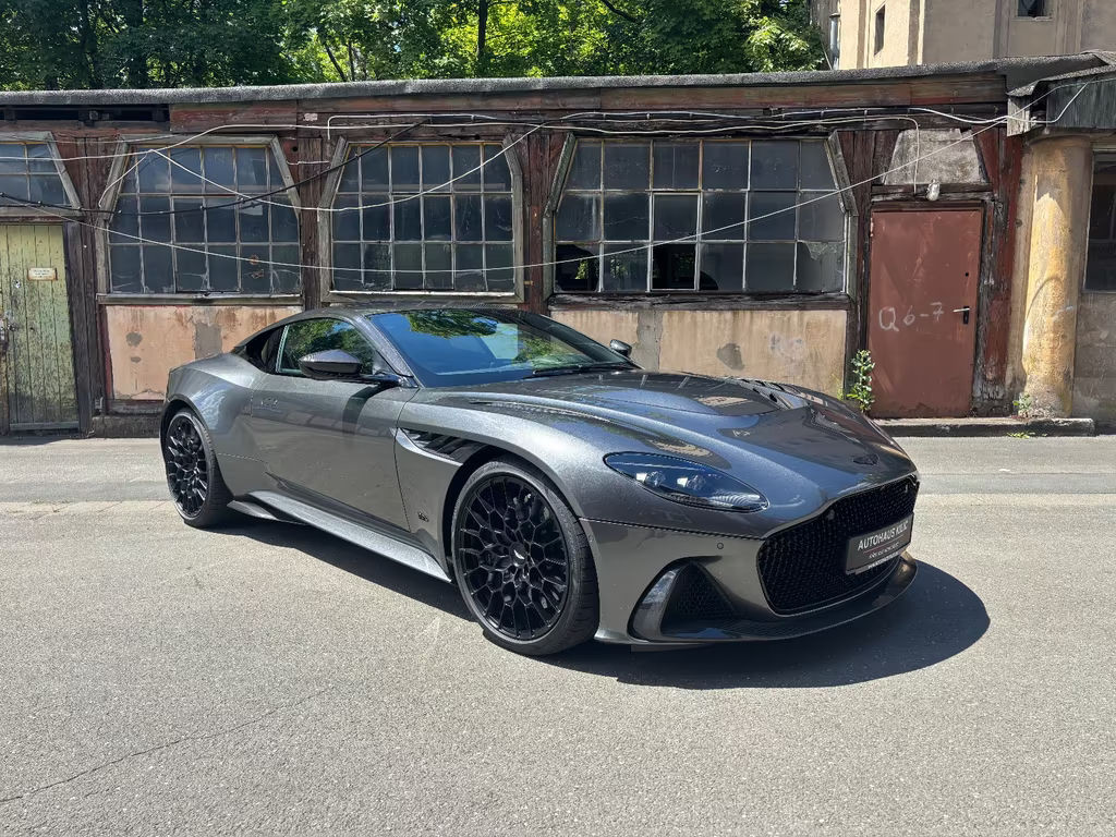 Aston Martin DBS V12