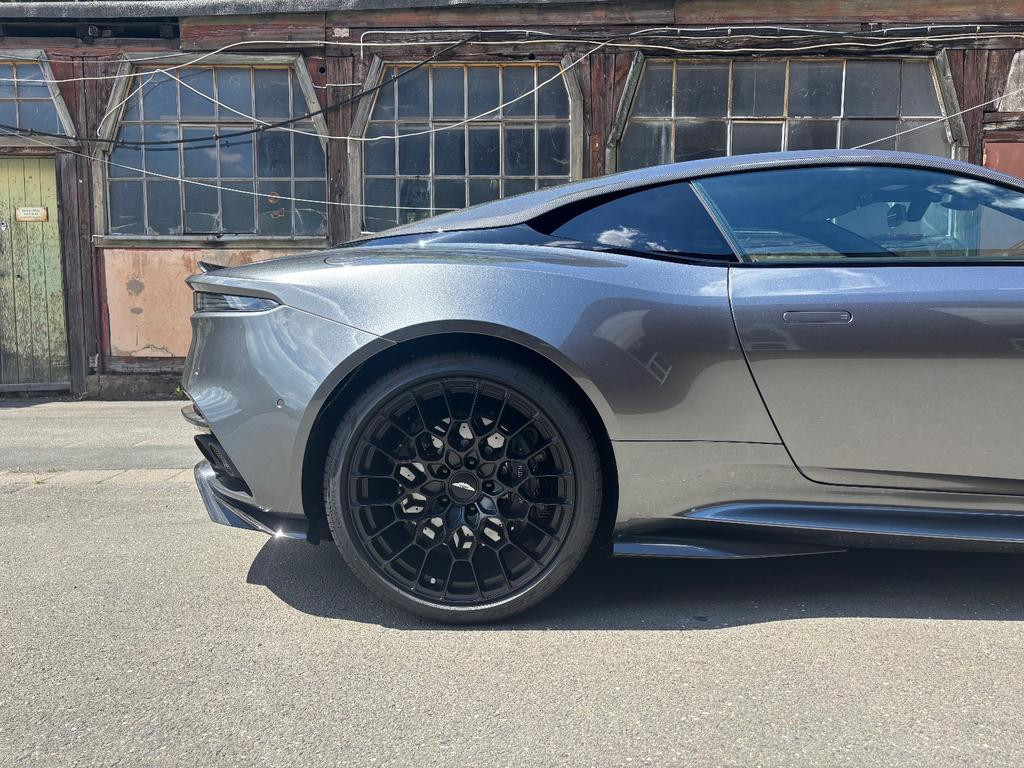 Aston Martin DBS