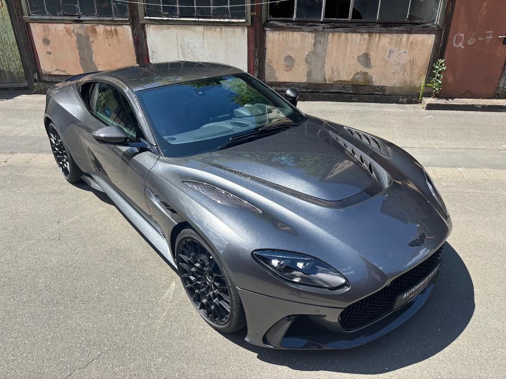 Aston Martin DBS