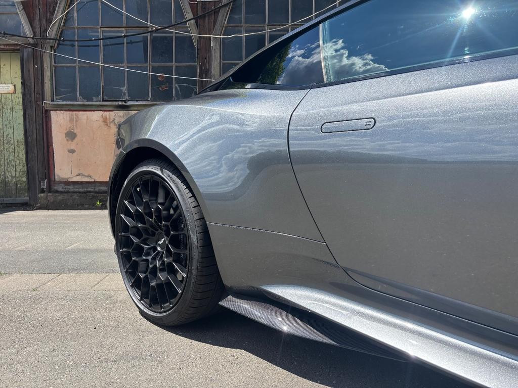 Aston Martin DBS