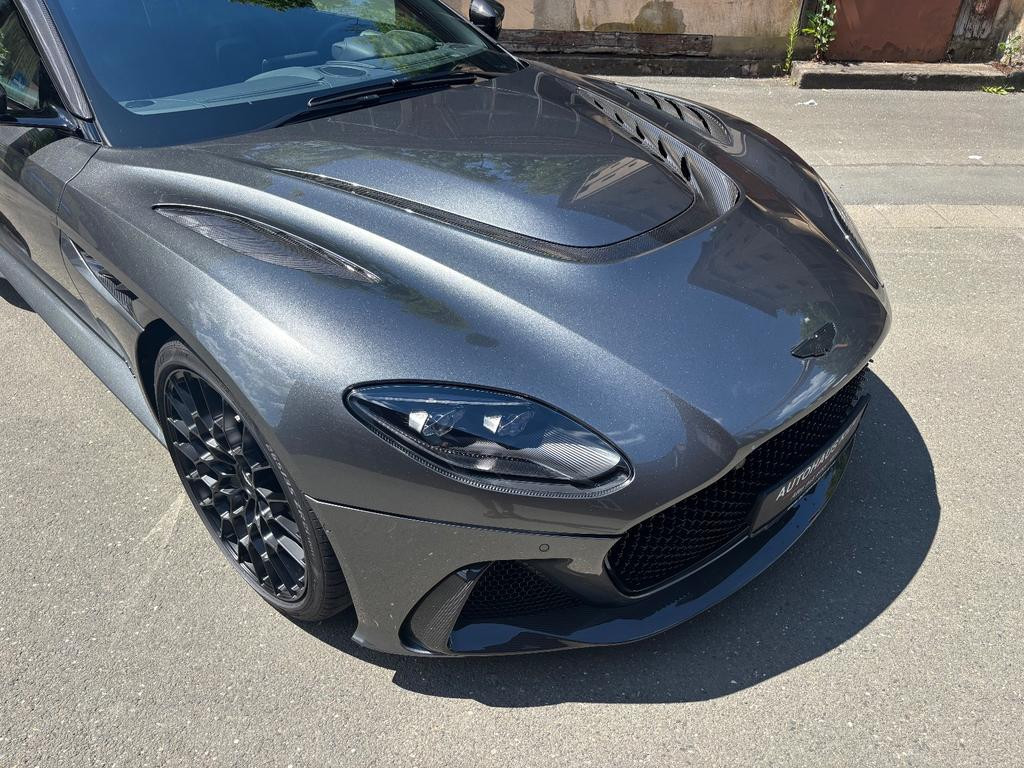 Aston Martin DBS