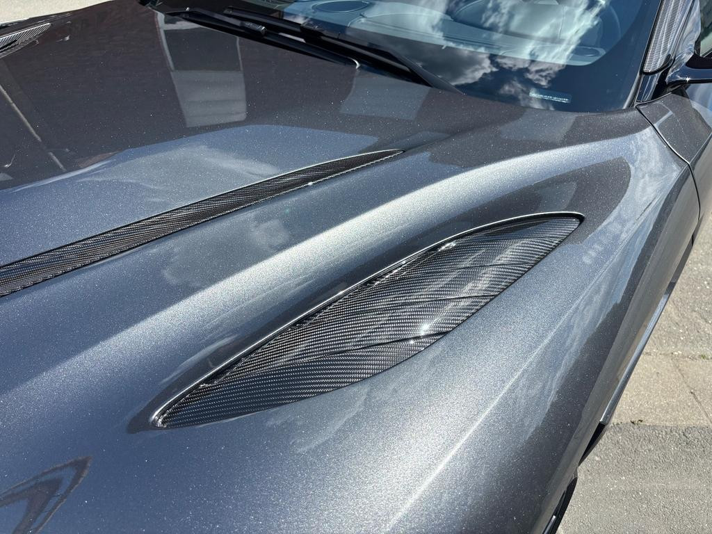 Aston Martin DBS