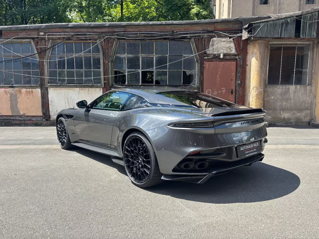 Aston Martin DBS
