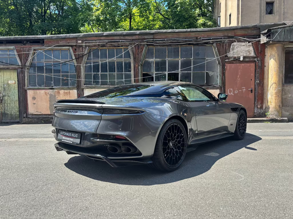 Aston Martin DBS
