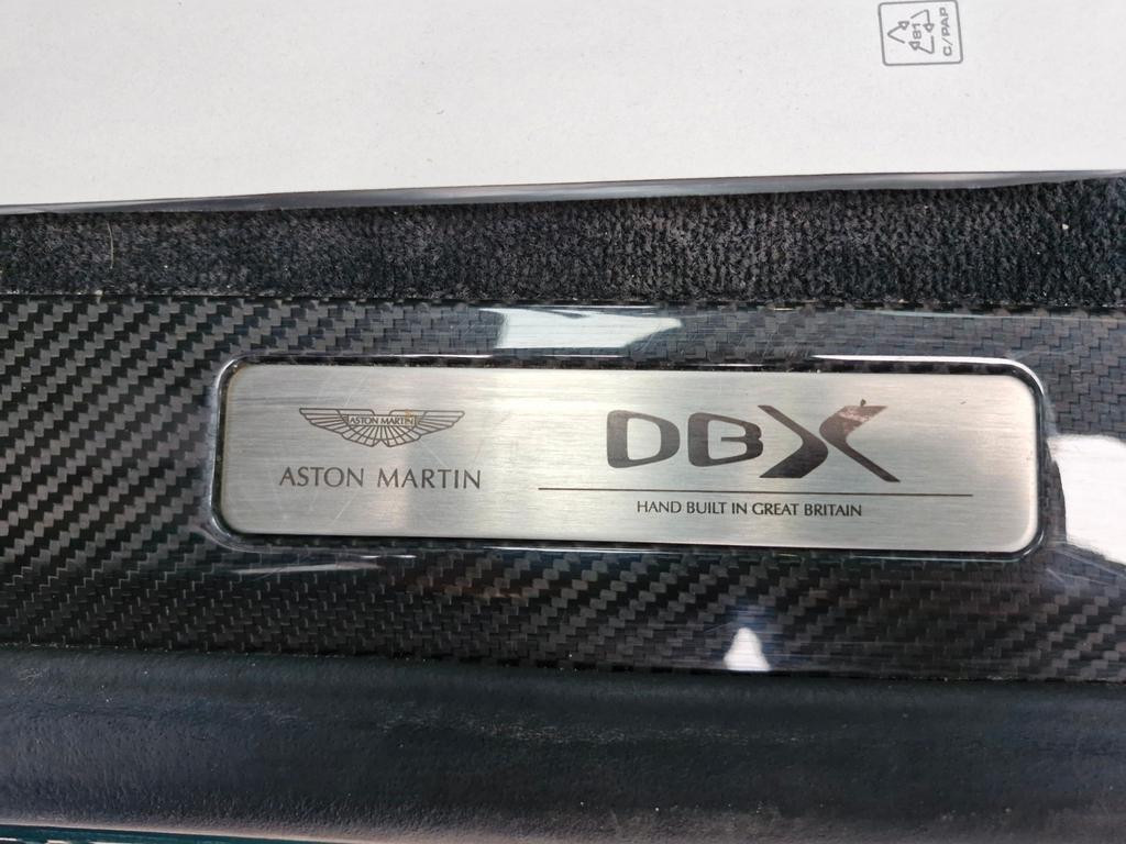 Aston Martin DBX