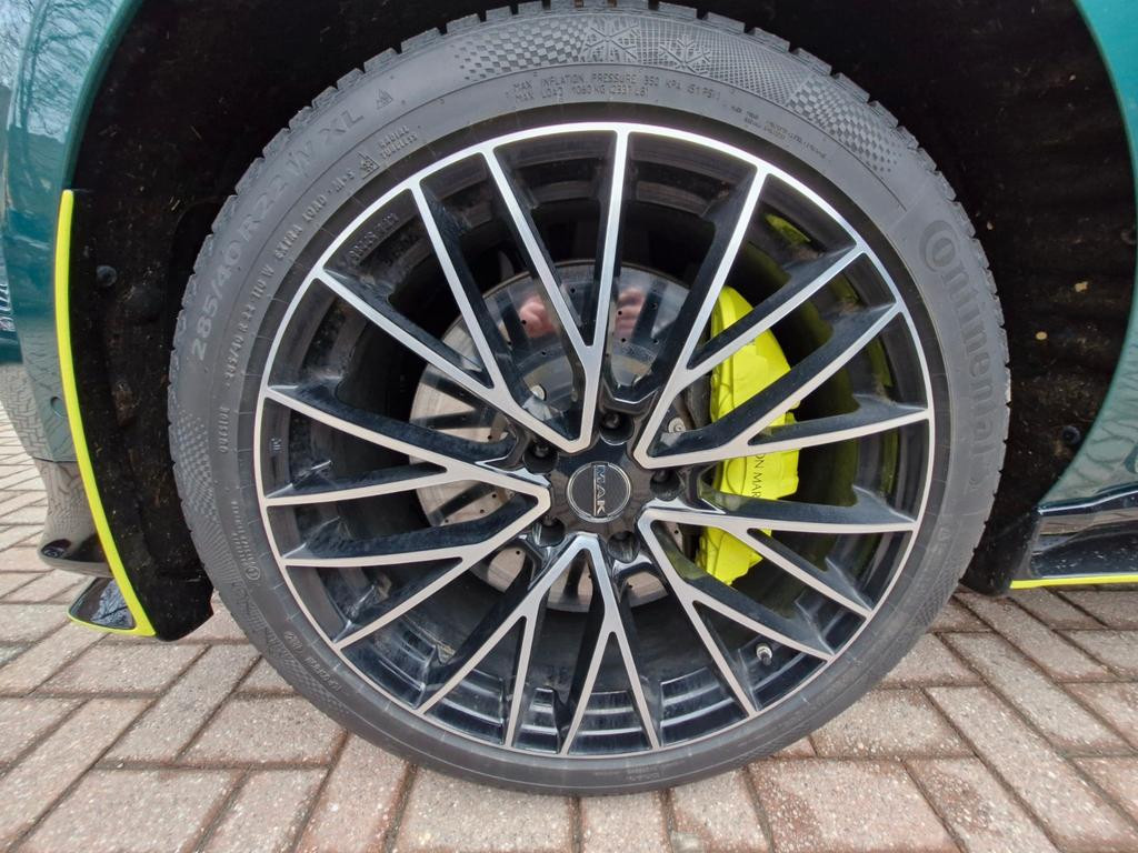 Aston Martin DBX