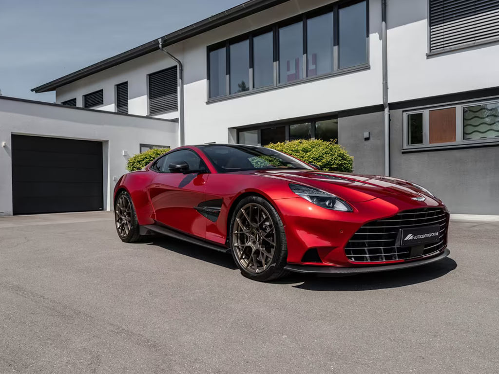 Aston Martin Vanquish VANQUISH PRESENTATION SPEC Q CARBON BESPOKE