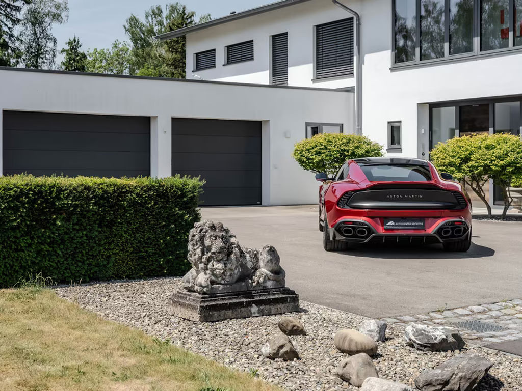 Aston Martin Vanquish