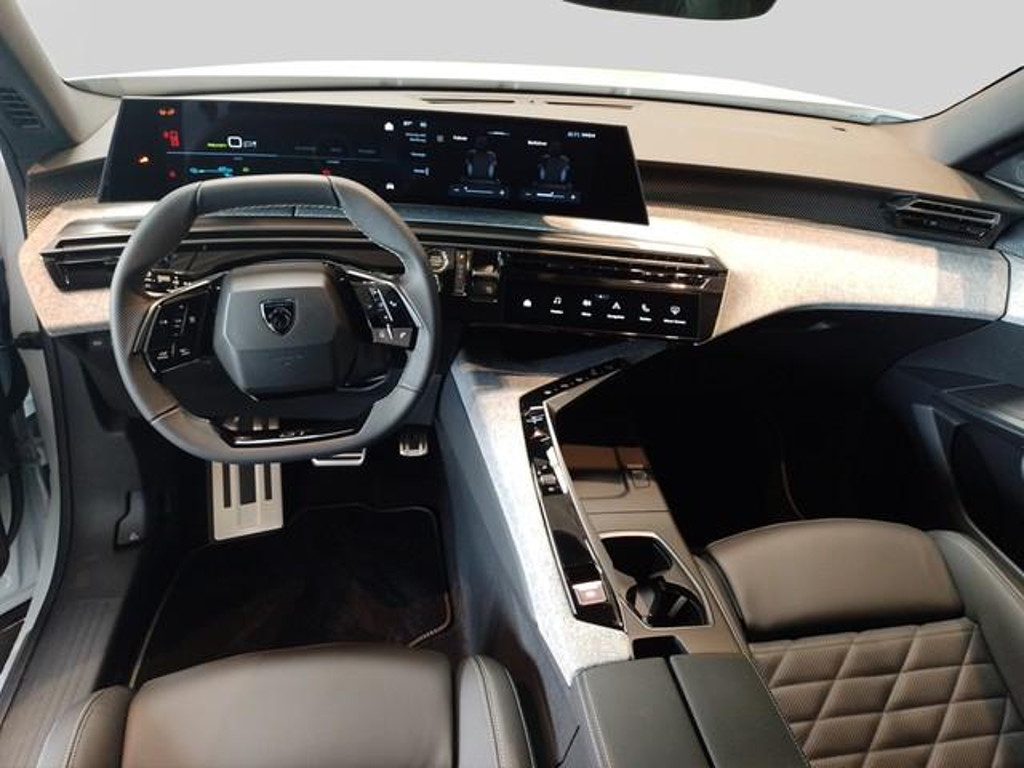 Peugeot E-3008