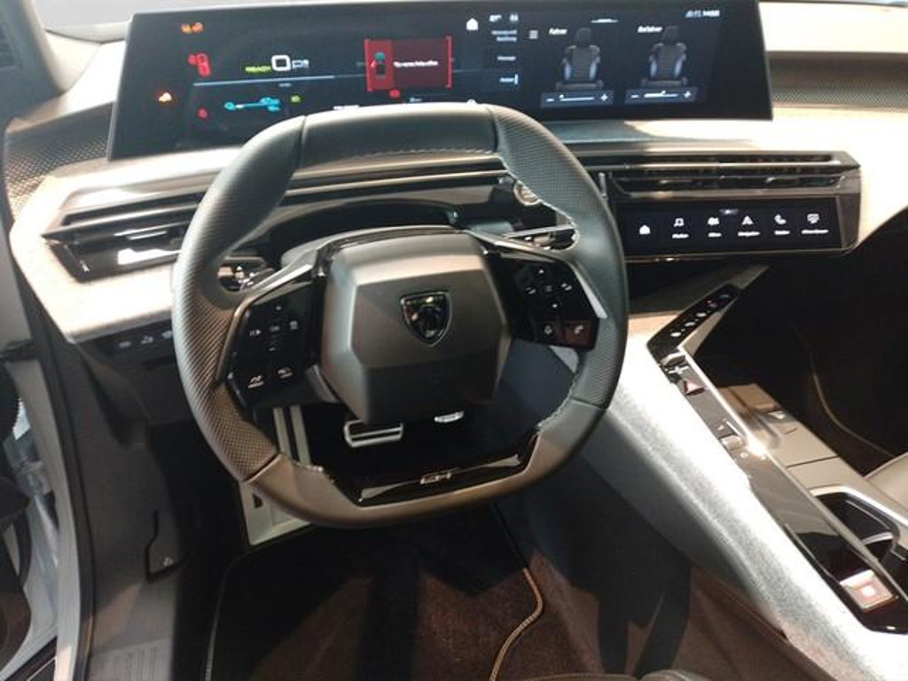Peugeot E-3008