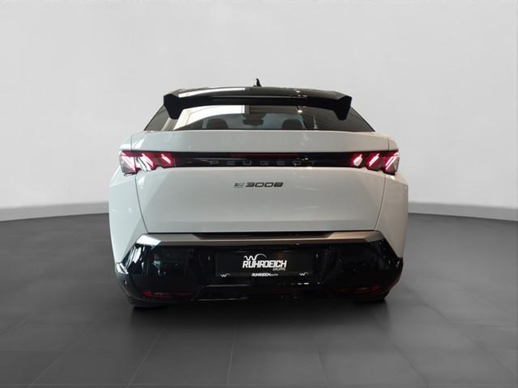 Peugeot E-3008