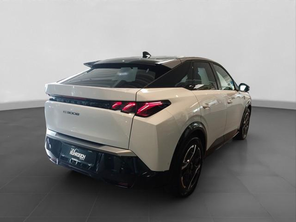 Peugeot E-3008