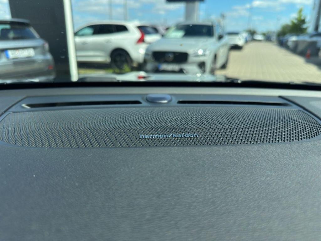 Volvo EX40