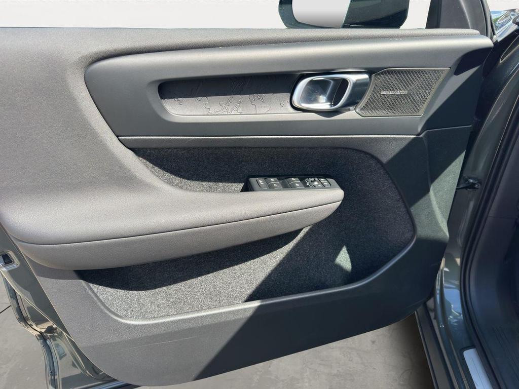 Volvo EX40