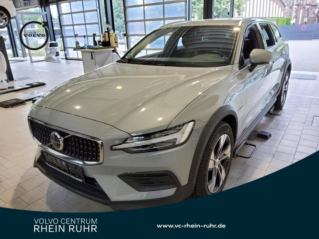 Volvo V60 Cross Country AWD Plus