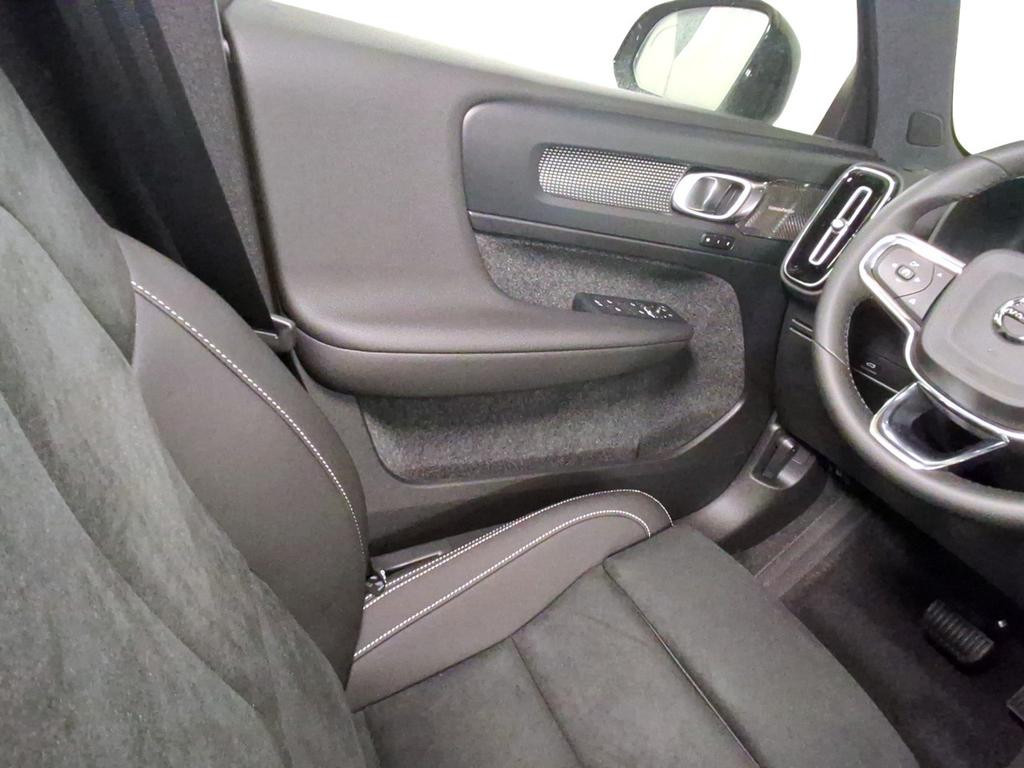 Volvo EX40