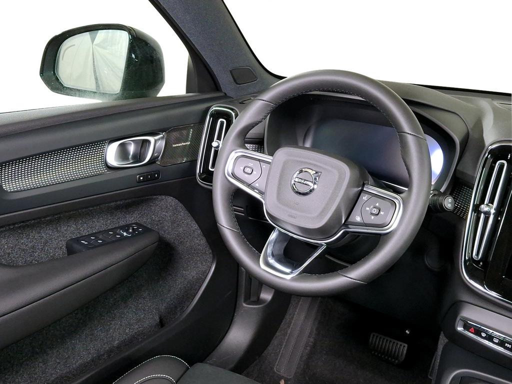 Volvo EX40