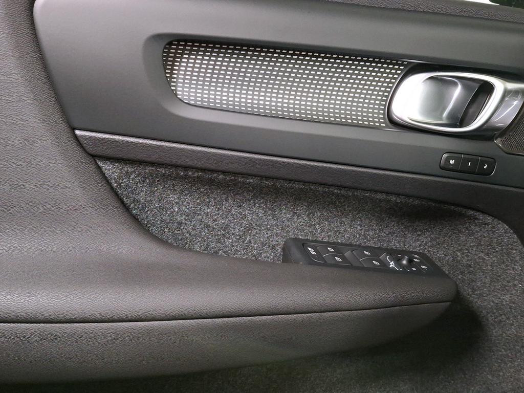 Volvo EX40