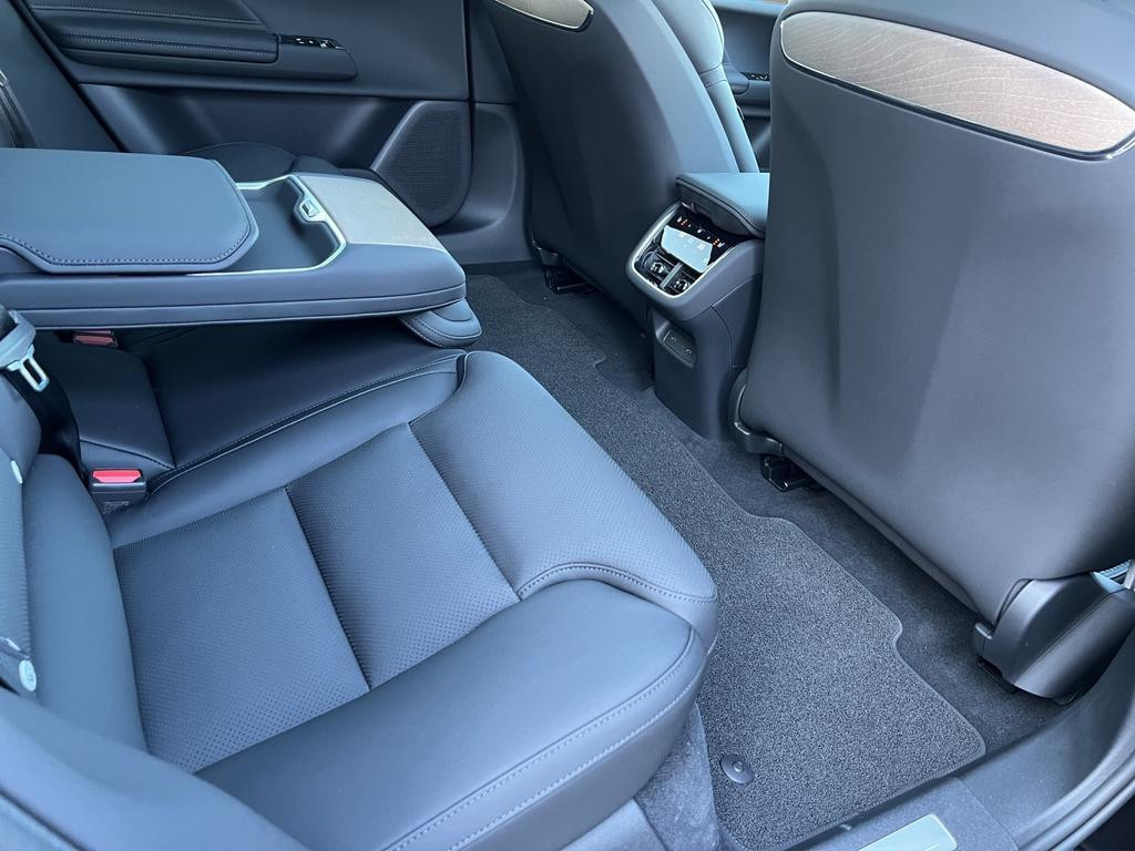 Volvo ES90
