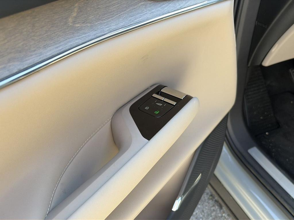Volvo EX90