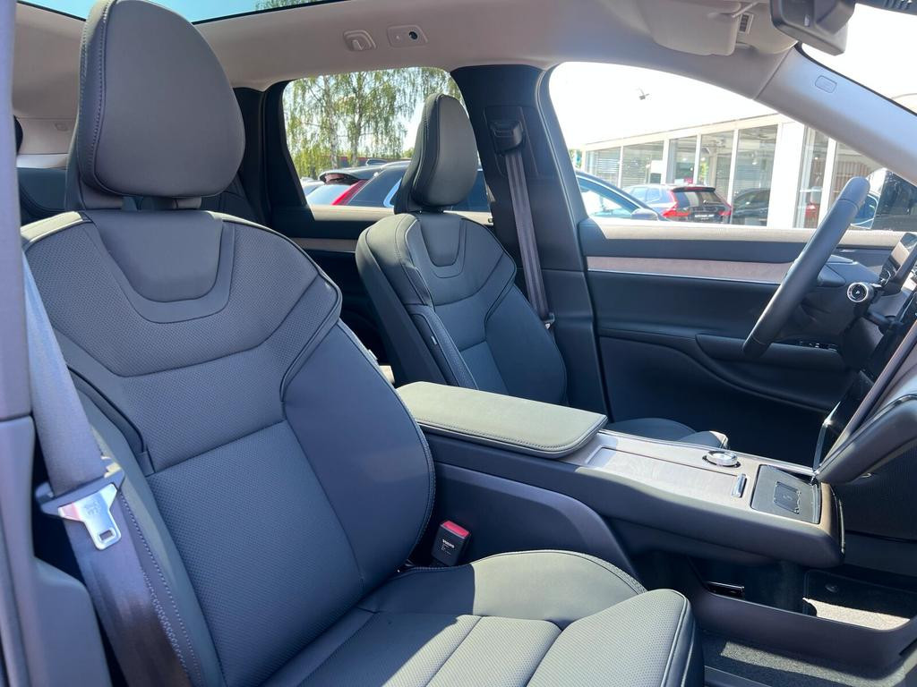 Volvo EX90