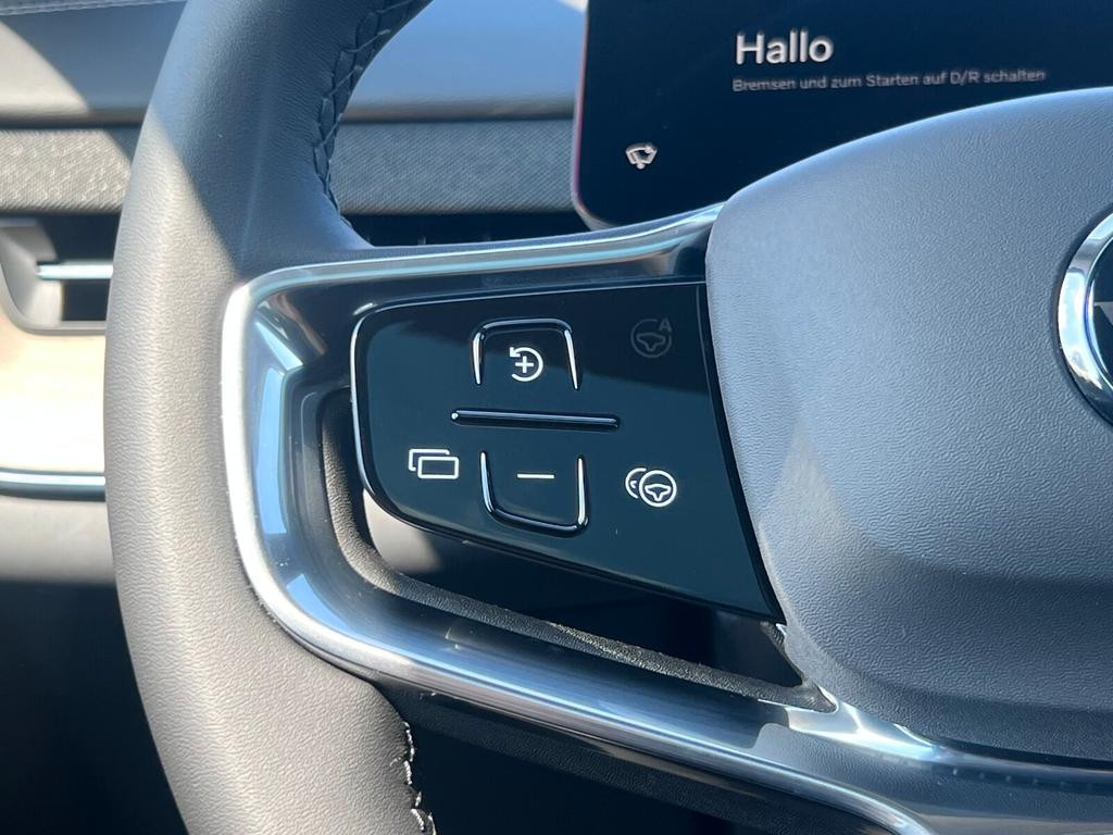 Volvo EX90