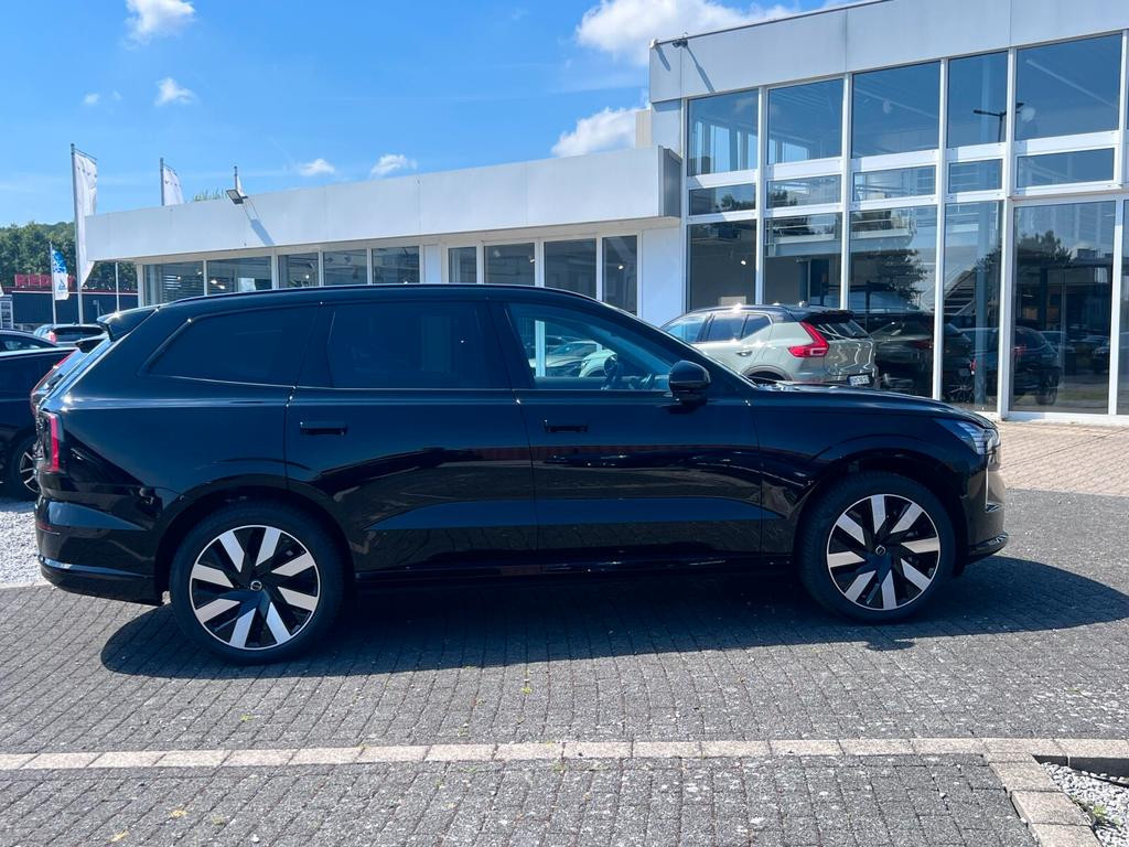 Volvo EX90