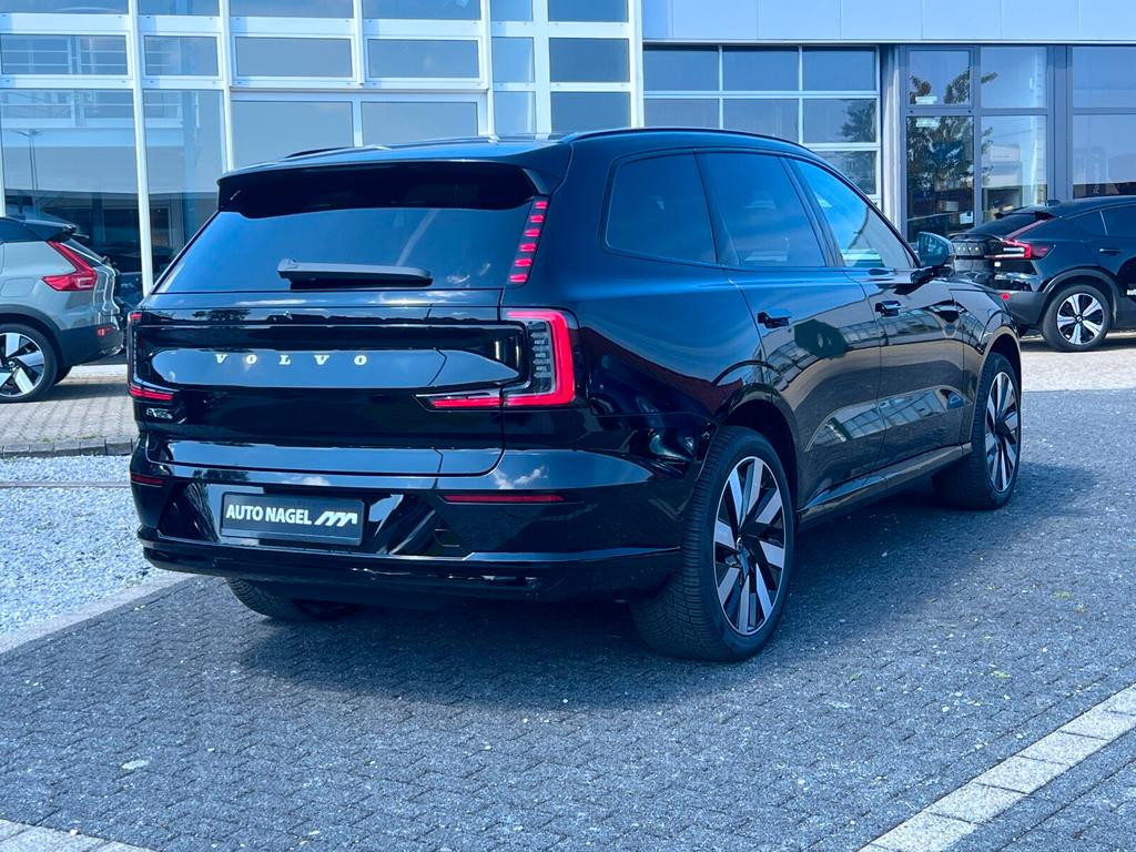 Volvo EX90