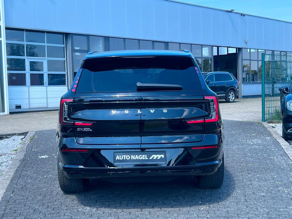 Volvo EX90