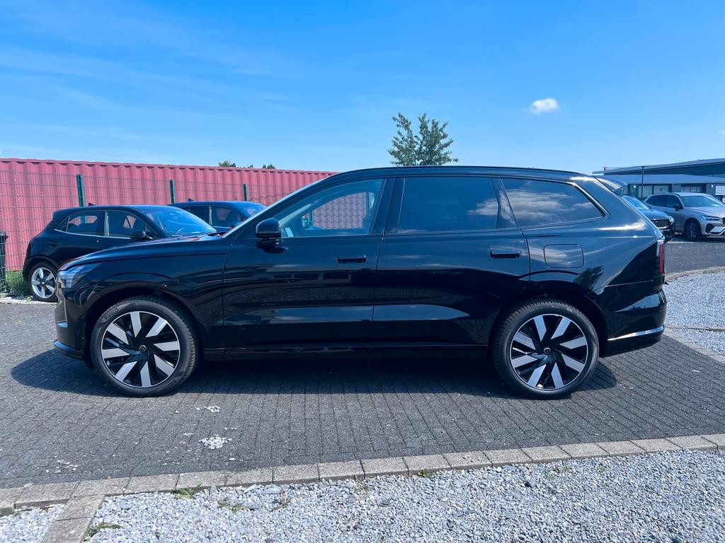 Volvo EX90