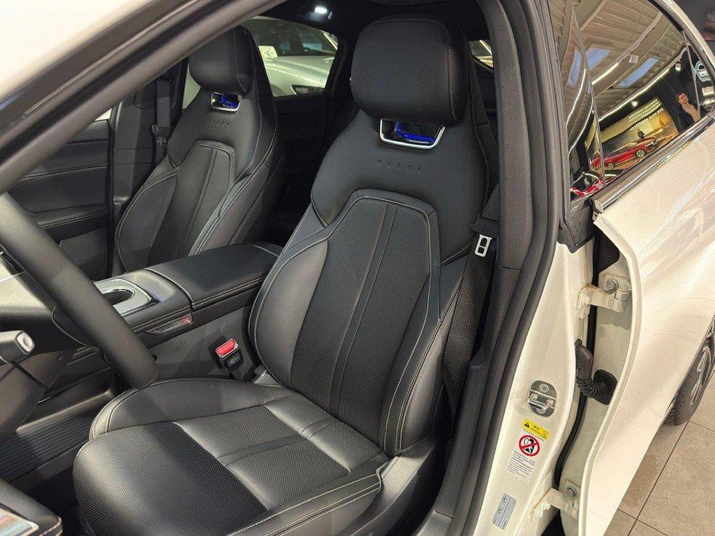 Mazda 6e