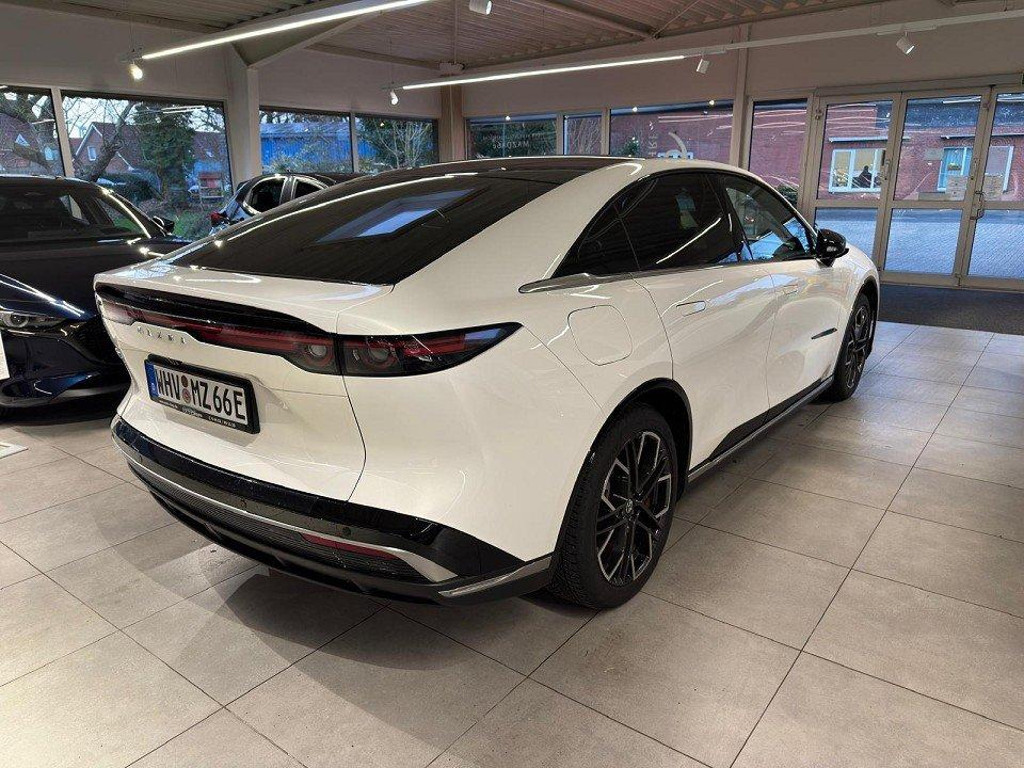 Mazda 6e