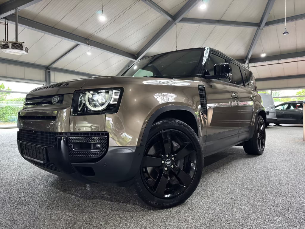 Land Rover Defender SE 3.0 MHEV D300 110