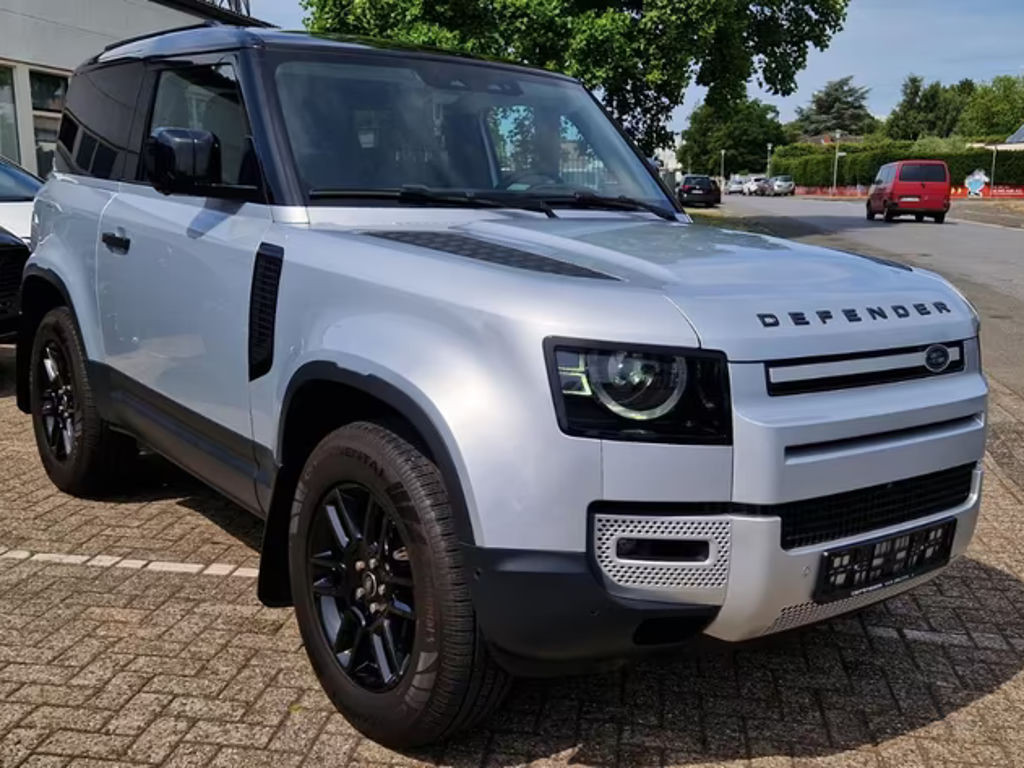 Land Rover Defender P300 90