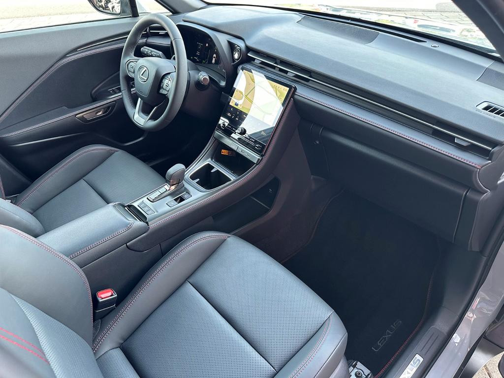 Lexus LBX