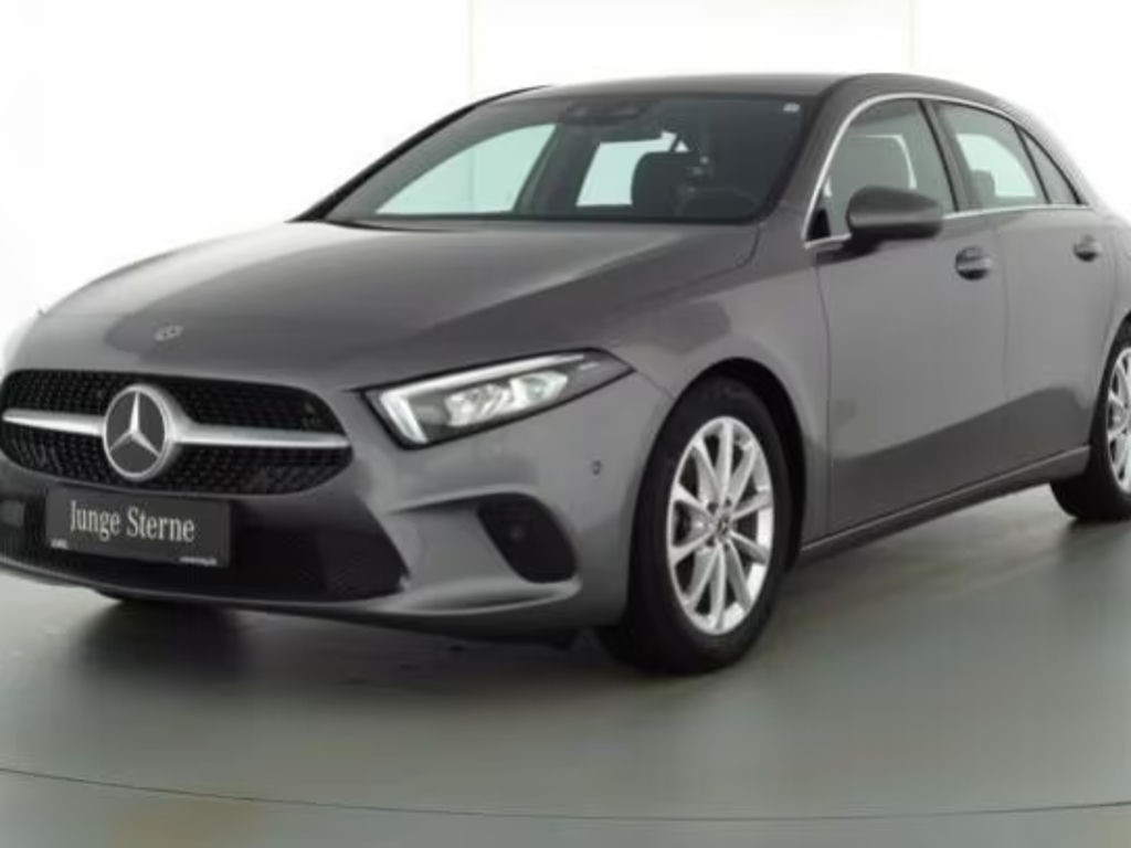 Mercedes-Benz A-Klasse A 180 Kompakt Autom./Klima/LED/Temp/Kamera/MBUX