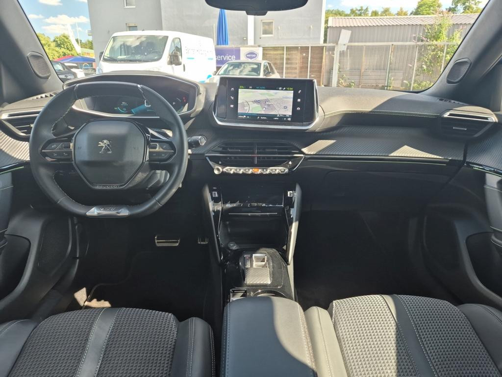 Peugeot e-2008