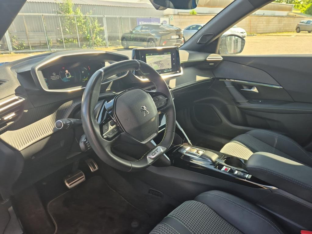 Peugeot e-2008