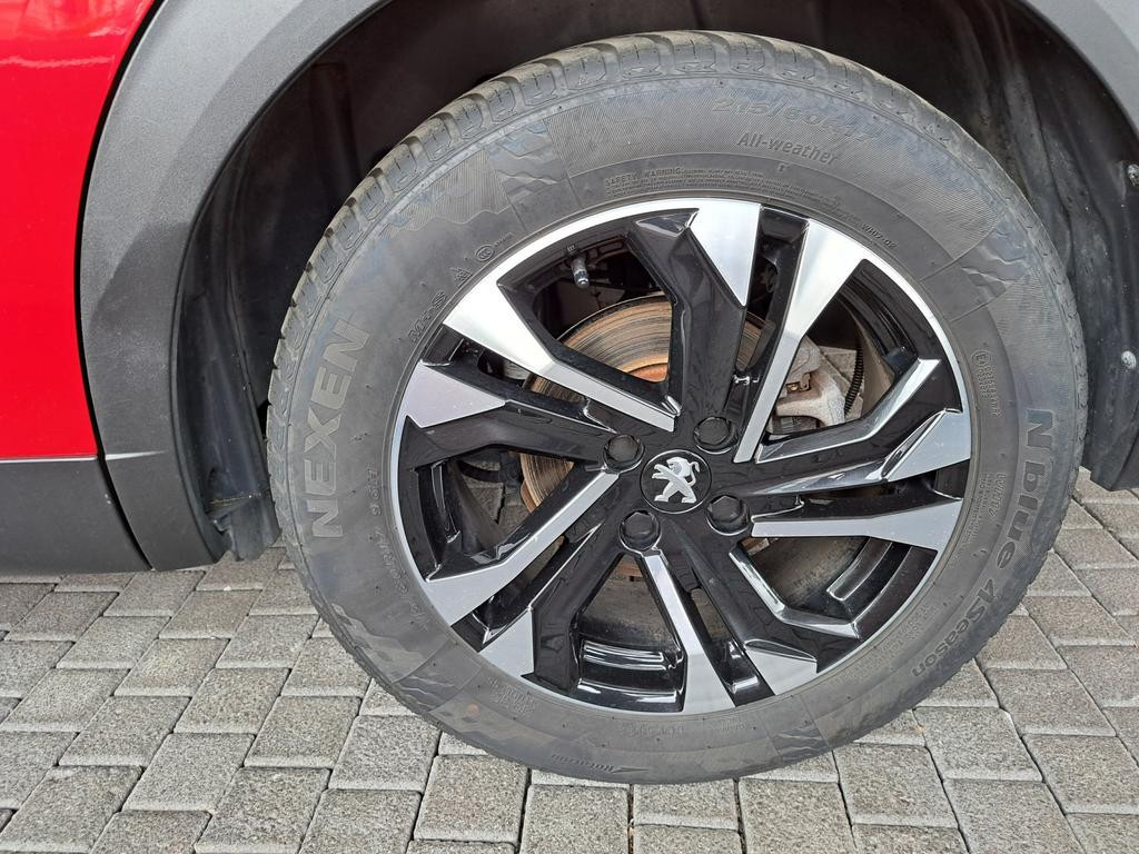 Peugeot e-2008