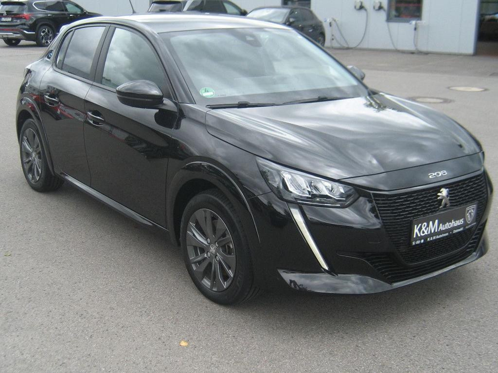 Peugeot e-208