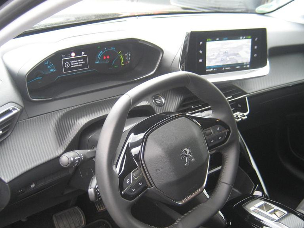 Peugeot e-208