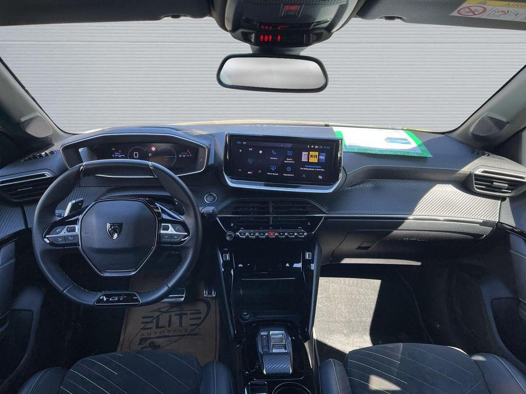 Peugeot e-208