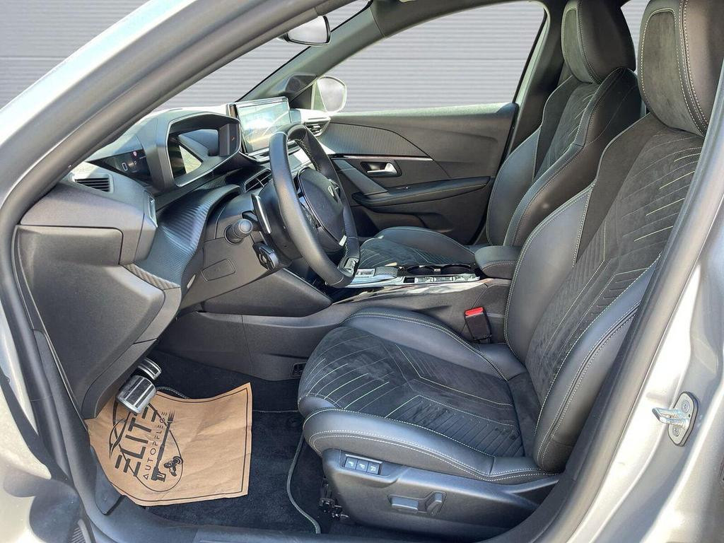 Peugeot e-208