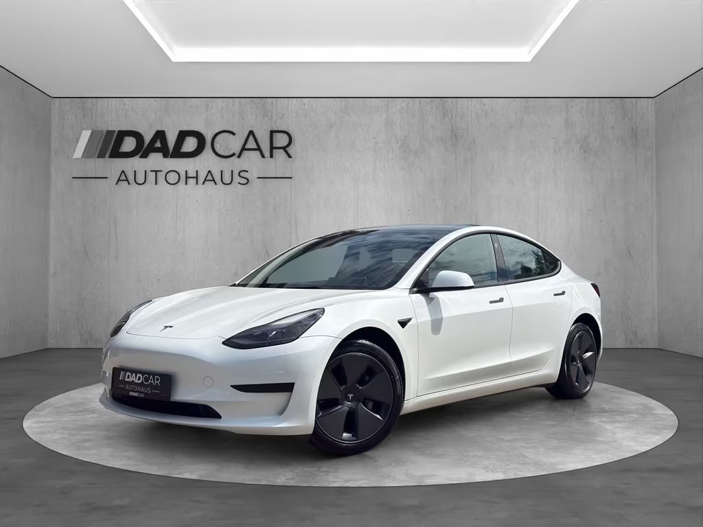 Tesla Model 3 RWD