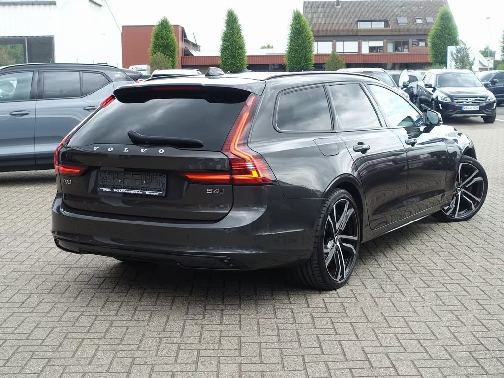 Volvo V90